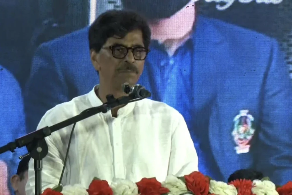জাতীয় ক্রিকেট টুর্নামেন্টের চ্যাম্পিয়নদের সংবর্ধনা: ক্রীড়া খাতকে রাজনীতিকুক্ত করার প্রত্যয় কৃষিমন্ত্রীর