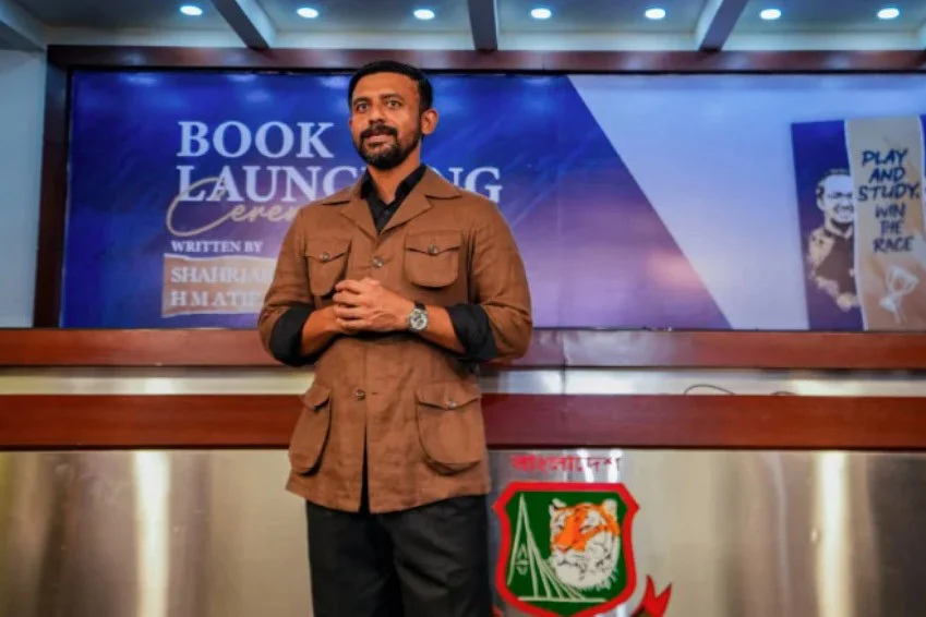 খেলার পাশাপাশি পড়াশোনার গুরুত্ব: শাহরিয়ার নাফীসের নতুন বই ‘প্লে অ্যান্ড স্টাডি, উইন দ্য রেস’ প্রকাশিত