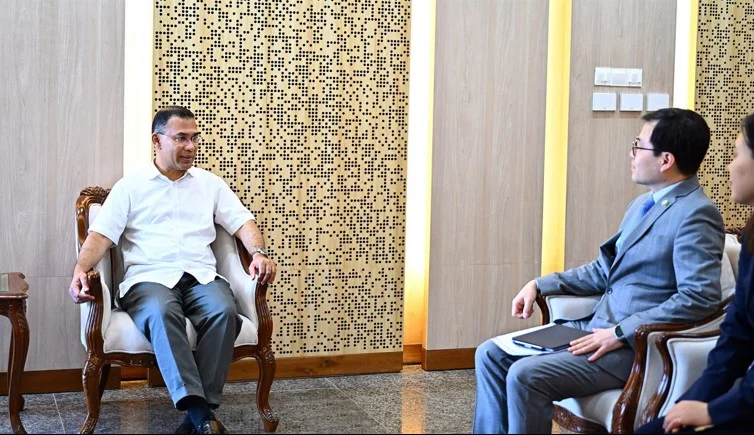 দক্ষিণ কোরিয়ার প্রেসিডেন্টকে বাংলাদেশ সফরের আমন্ত্রণ প্রধানমন্ত্রীর, সিইপিএ ও বিনিয়োগ বাড়াতে আলোচনা