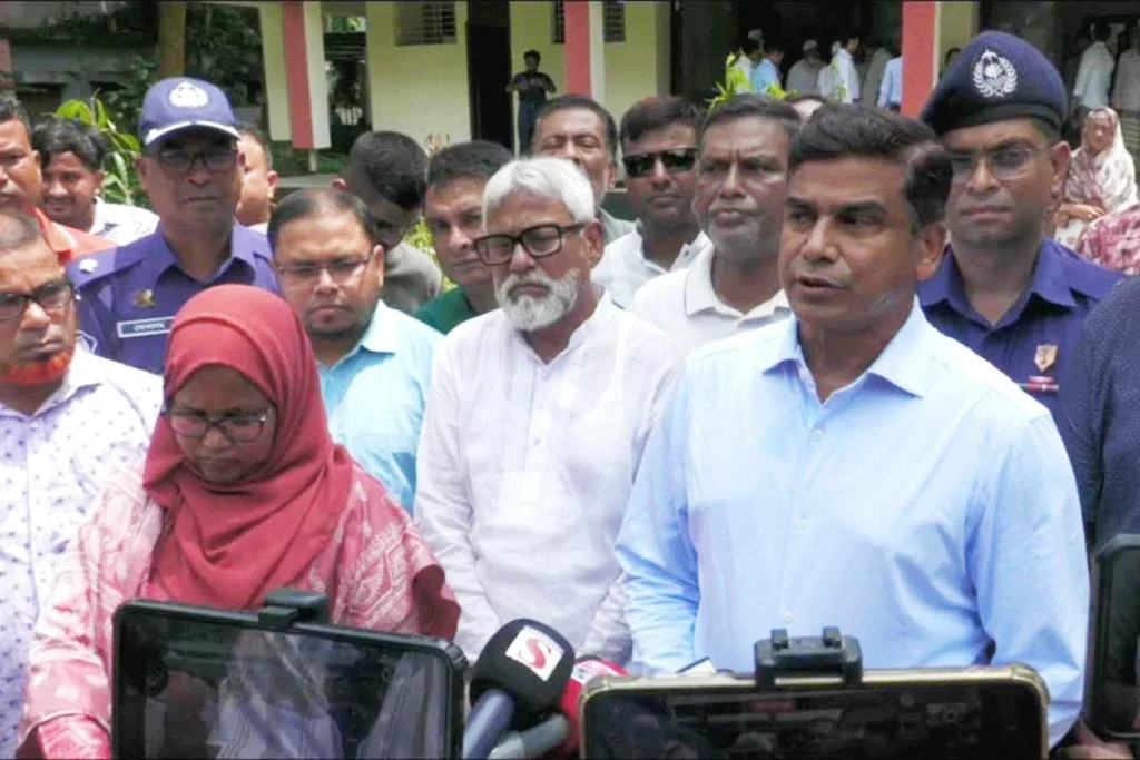 পঞ্চগড়ে সারের কোনো ঘাটতি নেই, কৃত্রিম সংকট তৈরি করলে কঠোর ব্যবস্থা: পানিসম্পদ প্রতিমন্ত্রী