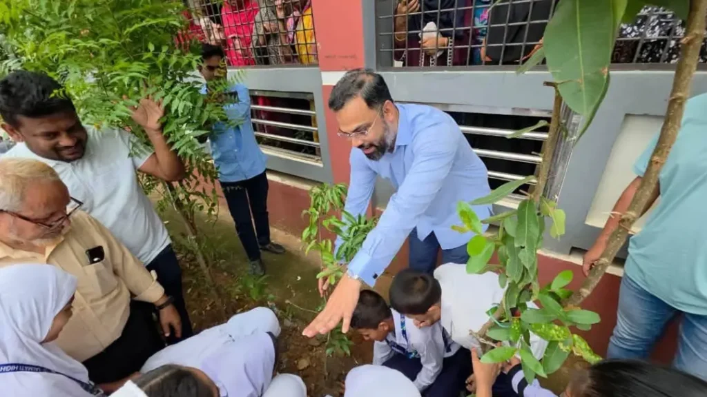 শিক্ষাপ্রতিষ্ঠানে শিক্ষার্থীদের অংশগ্রহণে বৃক্ষরোপণ কর্মসূচি পরিচালিত হয়েছে