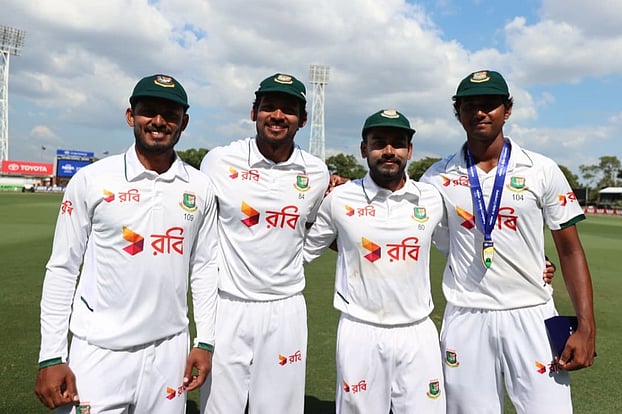 অস্ট্রেলিয়াকে ৯ উইকেটে হারিয়ে টেস্ট ক্রিকেটে বাংলাদেশের ঐতিহাসিক জয়