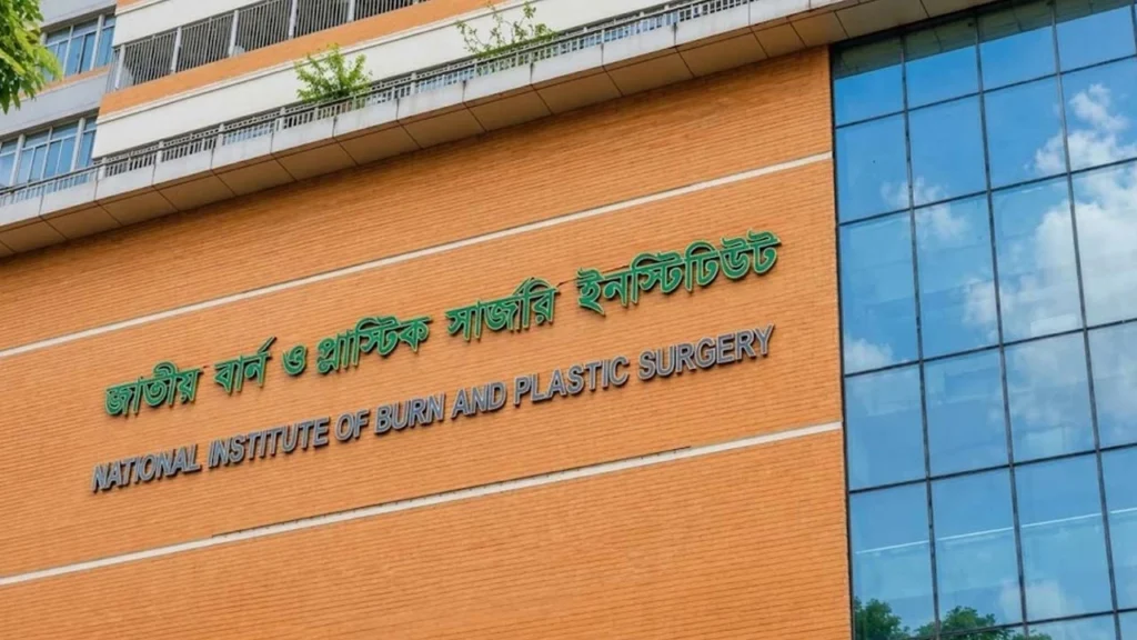 নারায়ণগঞ্জে গ্যাস লিকেজ থেকে বিস্ফোরণ: একই পরিবারের শিশুসহ ৩ জন আশঙ্কাজনক