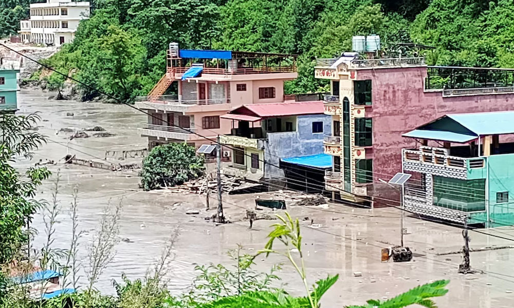 নেপাল-তিব্বত সীমান্তে আকস্মিক বন্যা: নিহত বেড়ে ১৬২, নিখোঁজ শতাধিক পর্যটক