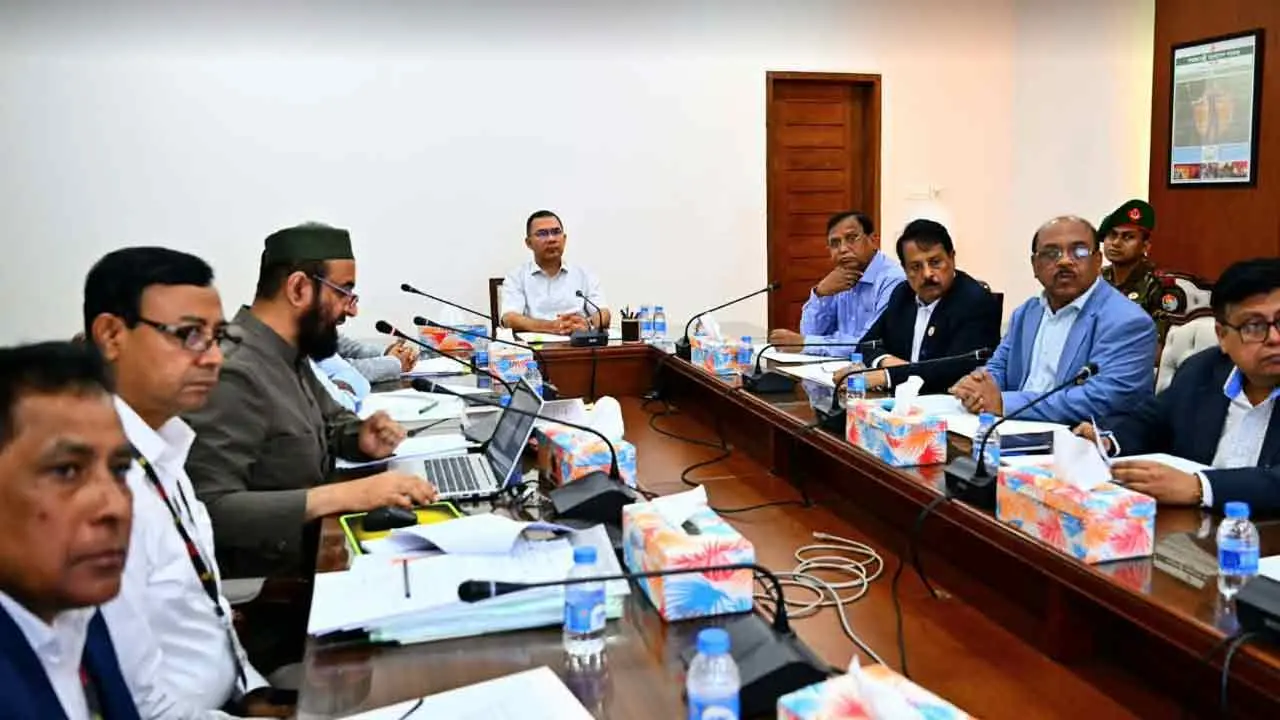 ঢাকার চারপাশে নৌপথ সচল ও দূষণ রোধে যৌথ পদক্ষেপের সিদ্ধান্ত