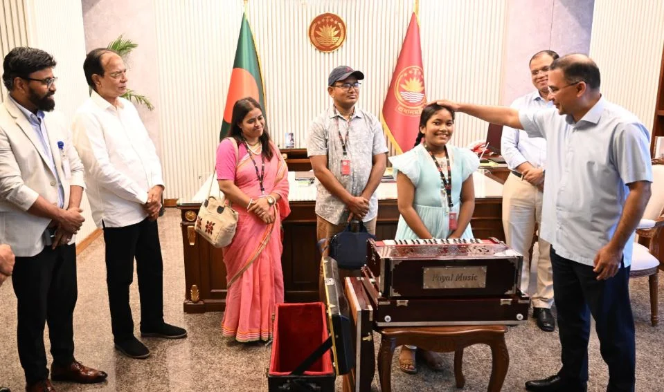 প্রধানমন্ত্রী তারেক রহমানের সঙ্গে দেখা করে আবেগাপ্লুত অনুশ্রী রায়
