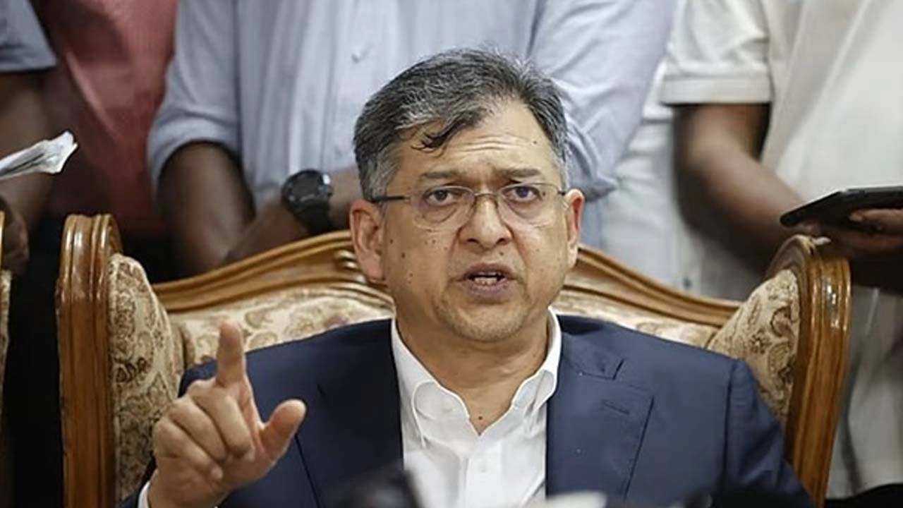 শুভ জন্মাষ্টমীর অনুষ্ঠানে ঢাকেশ্বরী মন্দিরের জমি দখলমুক্ত করার দৃঢ় প্রতিশ্রুতি দিয়েছেন স্বরাষ্ট্রমন্ত্রী