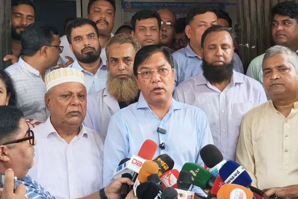 জামালপুর জেনারেল হাসপাতালের অব্যবস্থাপনায় বিমান মন্ত্রীর ক্ষোভ প্রকাশ